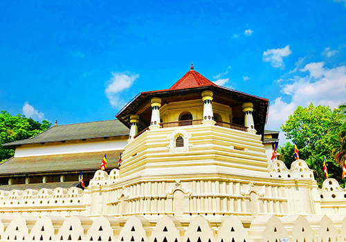  Temple of the Tooth in Kandy, Sri Lanka
